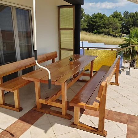 Apartment And Pool Nika بيبينيا المظهر الخارجي الصورة