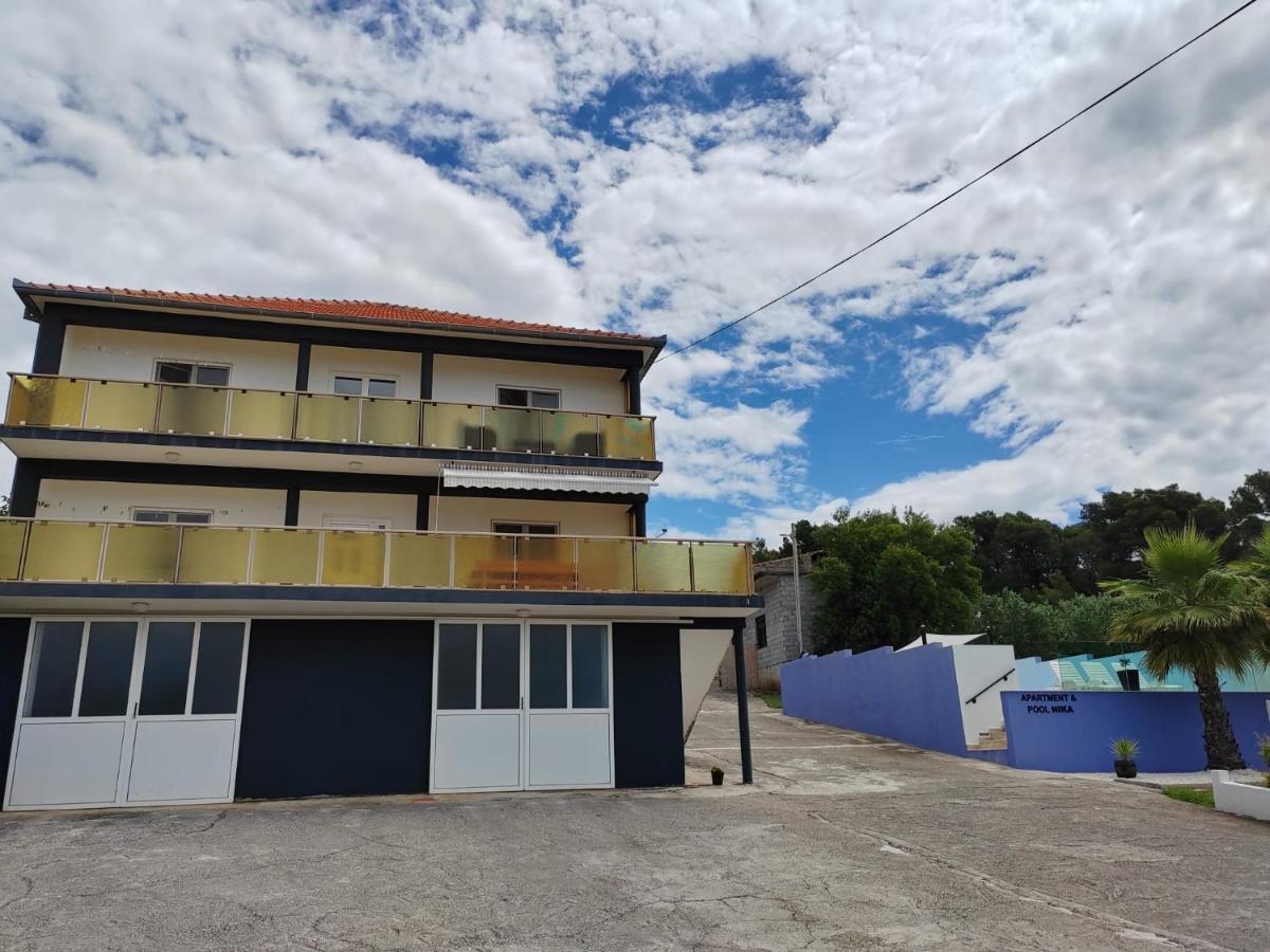 Apartment And Pool Nika بيبينيا المظهر الخارجي الصورة