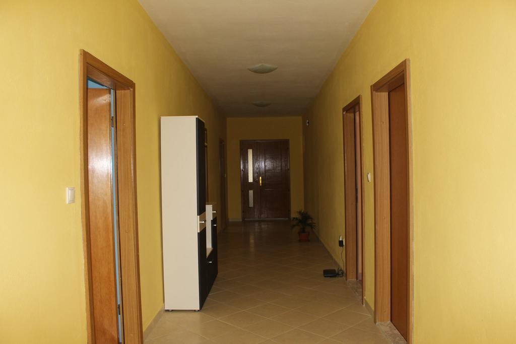Apartment And Pool Nika بيبينيا المظهر الخارجي الصورة