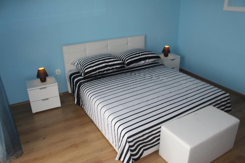 Apartment And Pool Nika بيبينيا المظهر الخارجي الصورة