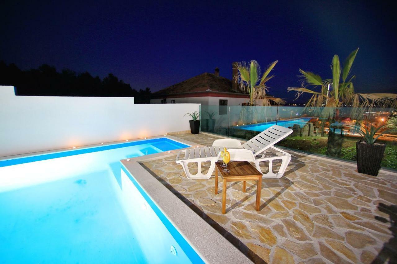 Apartment And Pool Nika بيبينيا المظهر الخارجي الصورة